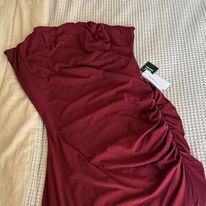 Robbie Bee Burgundy Ruched Midi Dress